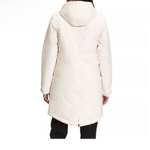 *SOLD*The North face Beautiful off white North face W SNOW DOWN PARKA GARDENIA